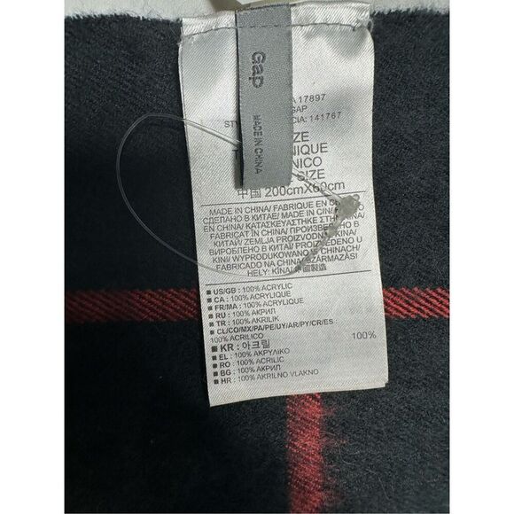 NWOT Gap Oversized Cozy Frayed Plaid Scarf Wrap Size 24” X76” Black Red White - Picture 4 of 10
